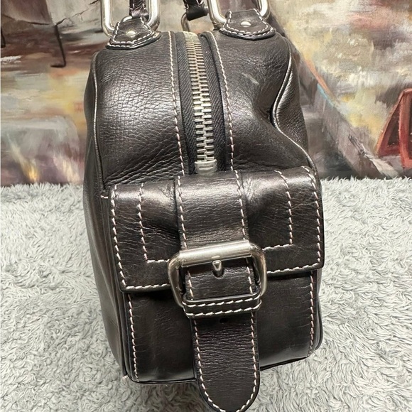 Marc Jacobs Elegant Black Leather Handbag - Picture 3 of 12